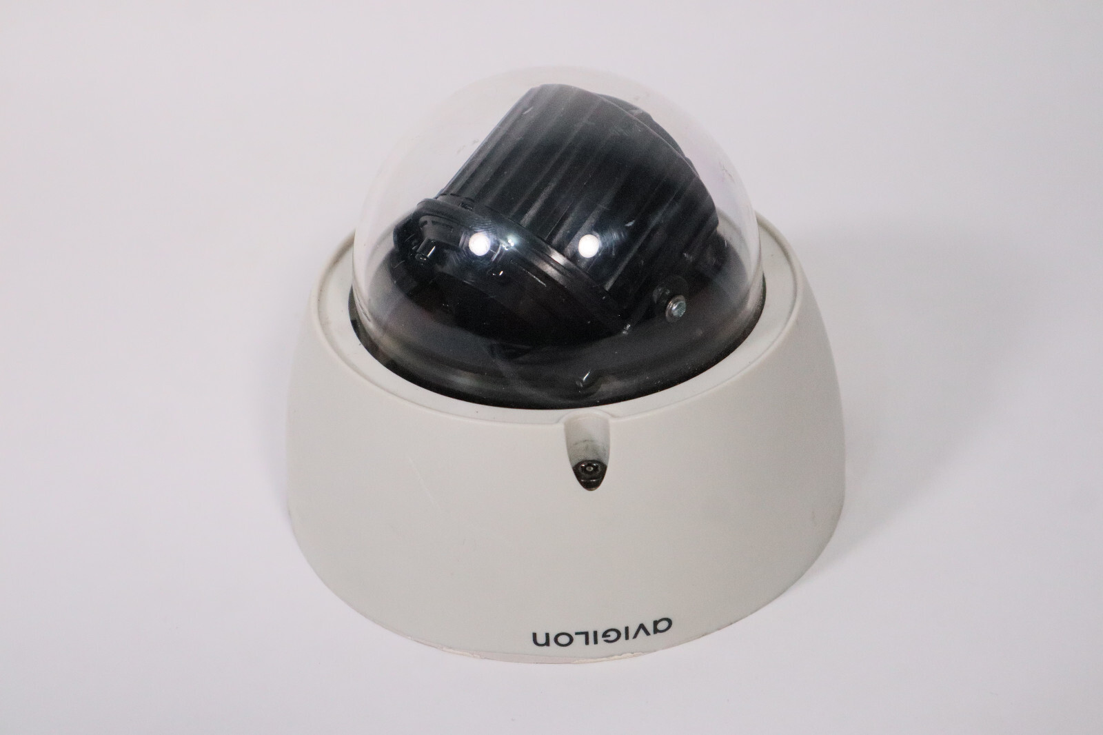 Avigilon 1.0-H3-D1 1MP H.264 IP Indoor Varifocal Dome Camera 1280 x 720 IPv4 (1)