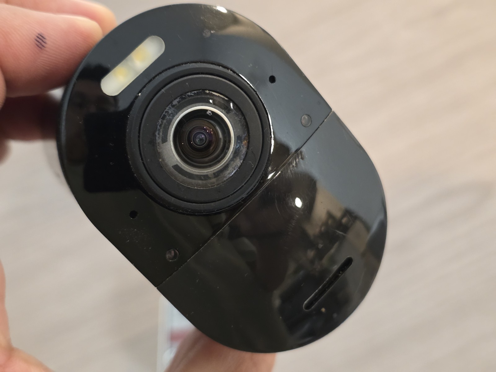 Arlo Ultra VMC5040 UHD 4K Wire-Free Add-on Security Camera W/Mount + Battery