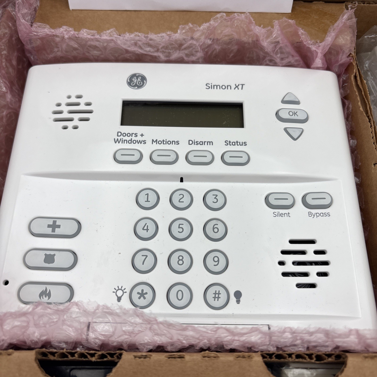 GE Simon Interlogix XT 600-1054-95R-SUM4 Home Security Unit With Battery