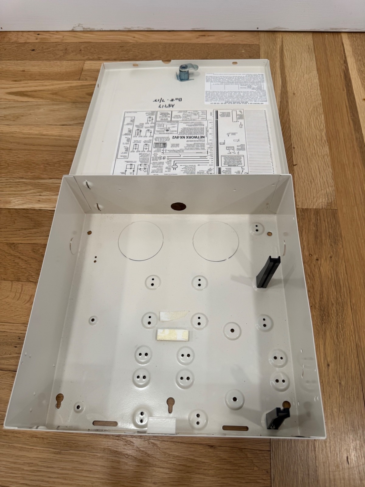 Interlogix GE Networx NX-8V2 Security Box and Key Only