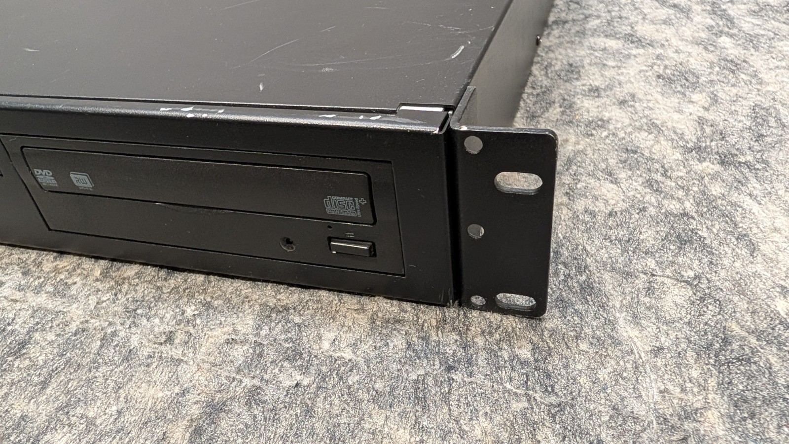 Exacq Vision 0804-02T-ELP Network Video Recorder w/ 2 TB HDD & Keyboard