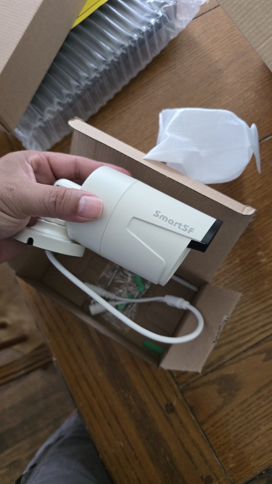 HD NVR KIT 4 CAMERA WIFI CAPABLE NEW / Open Box