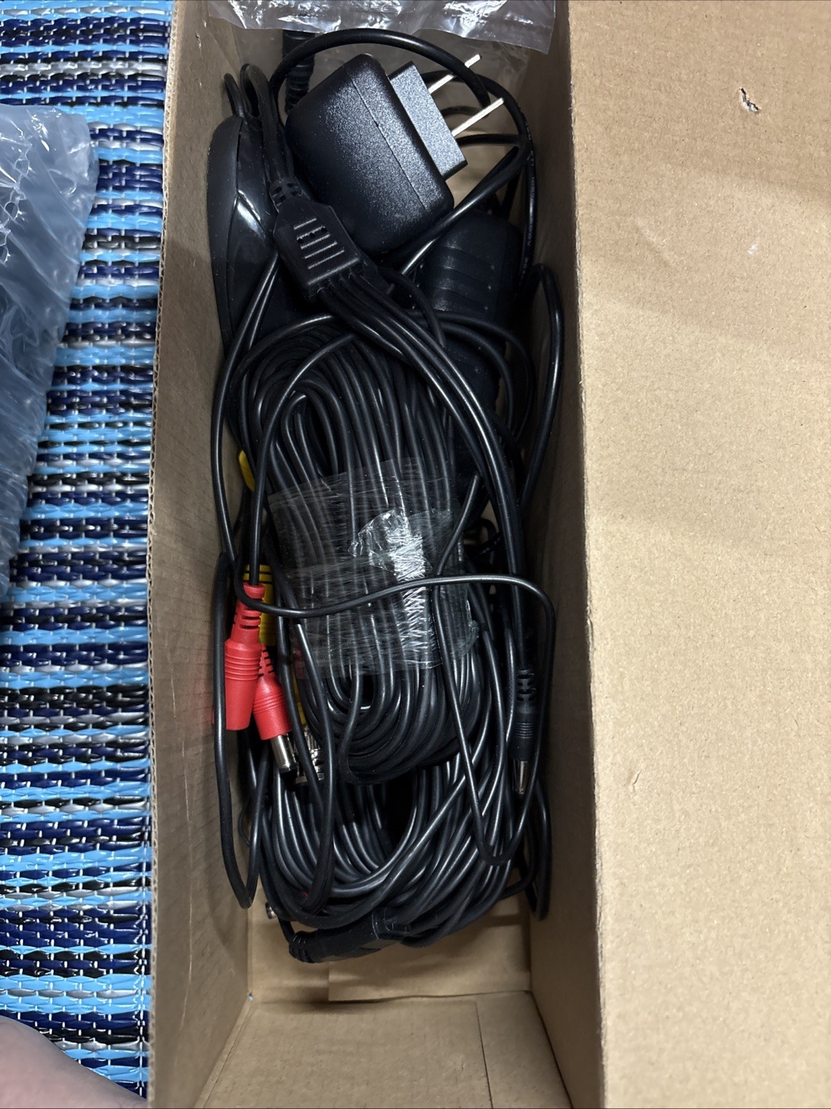 4 Cameras Surveillance Camera System H.264 – 5 In 1 DVR Kit