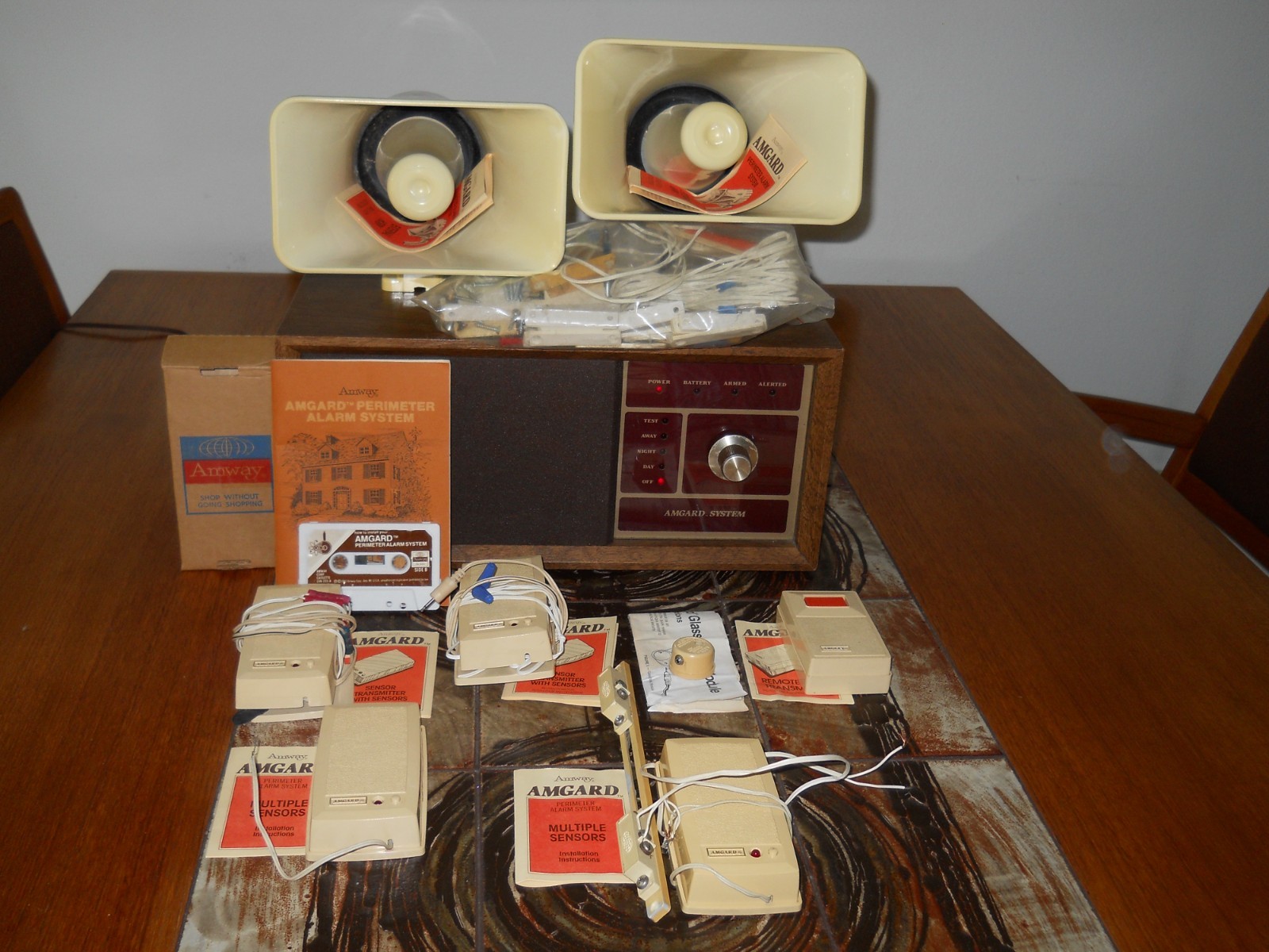 Vintage Amway Amgard Perimeter Alarm System Home Security Kit