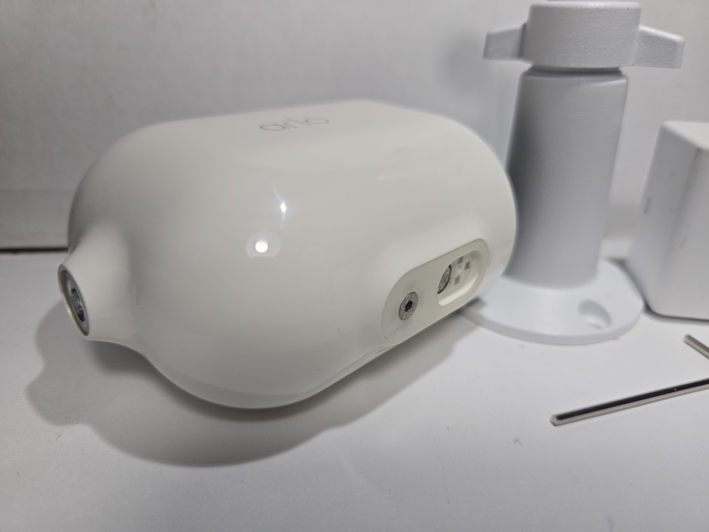 Arlo Pro 3 Spotlight Camera Add on VMC4040P w Modified Anti-Theft Housing