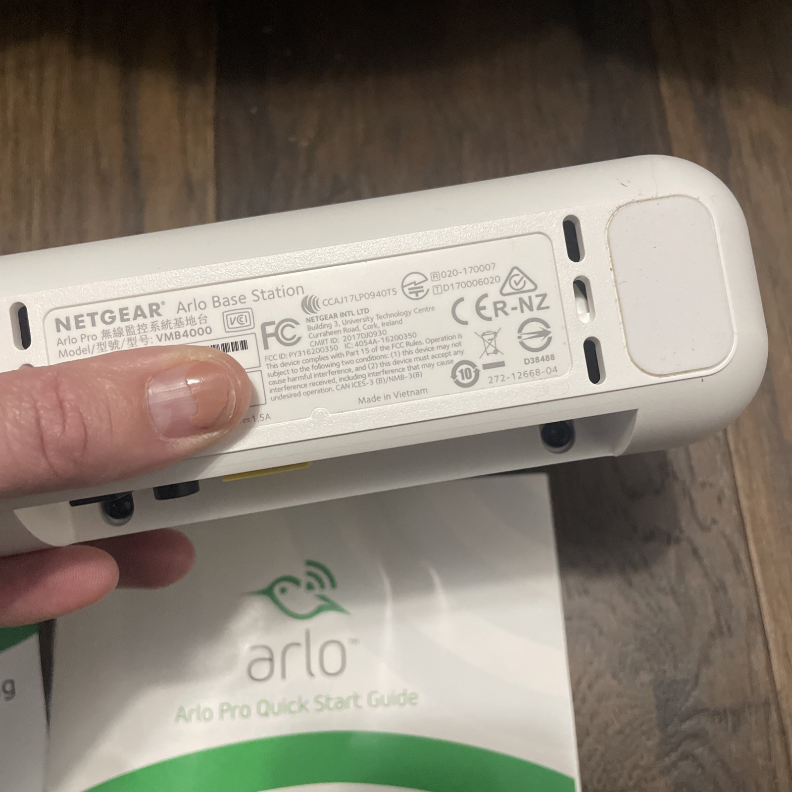 Arlo Pro VMB4000 Security Base Station + Camera