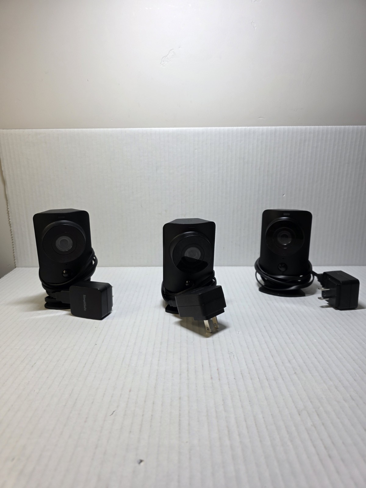 3 SimpliSafe SimpliCam SSCM1 1080p HD Indoor Security Cameras – Black
