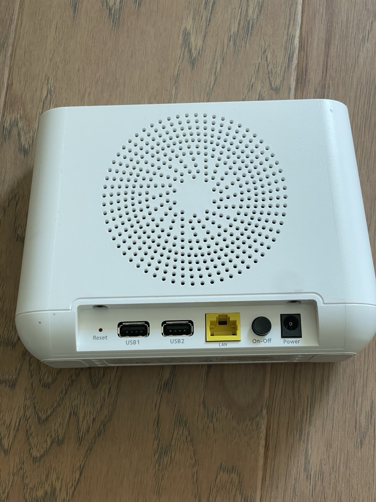 Netgear VMB4000 Arlo Pro Smart Security Base Station Hub White