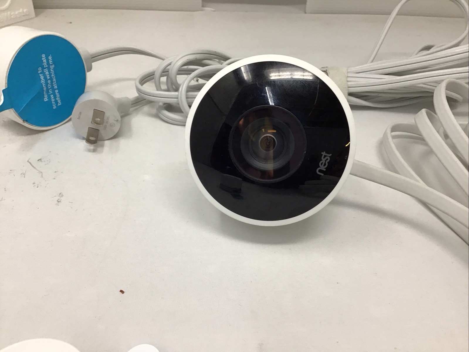 Google Nest Cam A0033 Outdoor Wired White Smart HD Security Camera Read