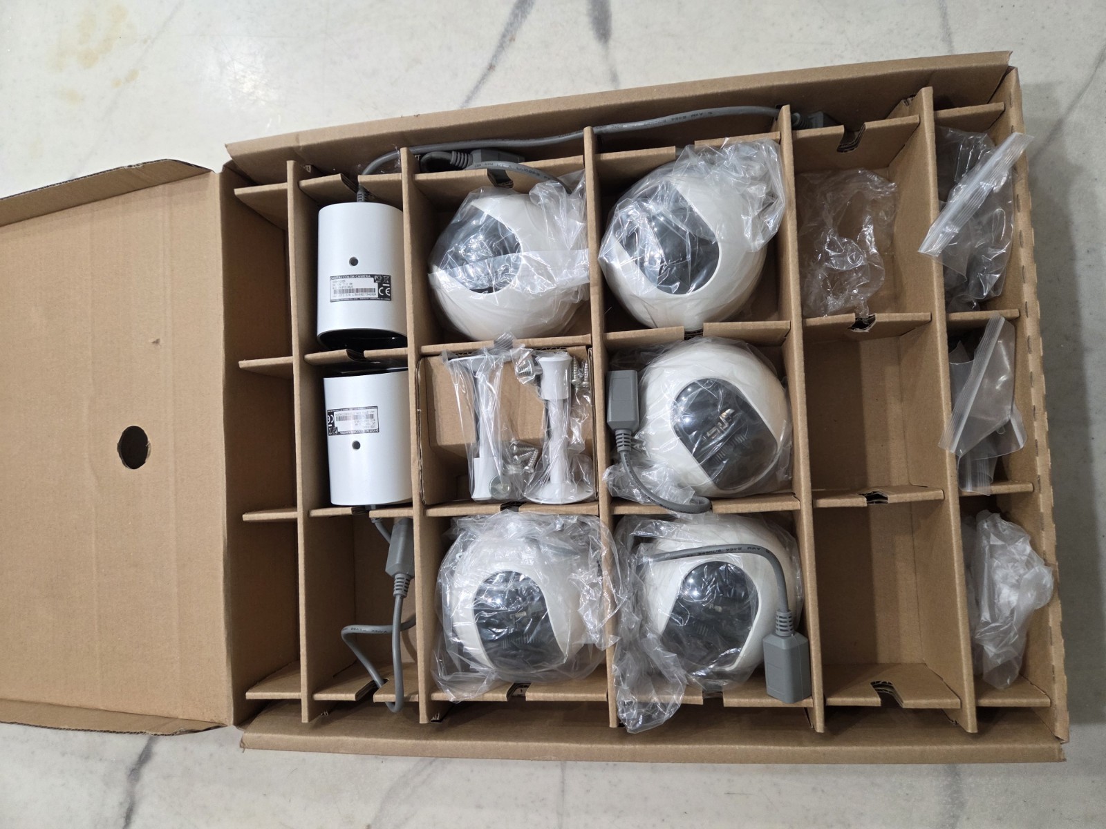 Samsung SDE-5001N/US White Camera Kit w/ Cameras & UTP Cables