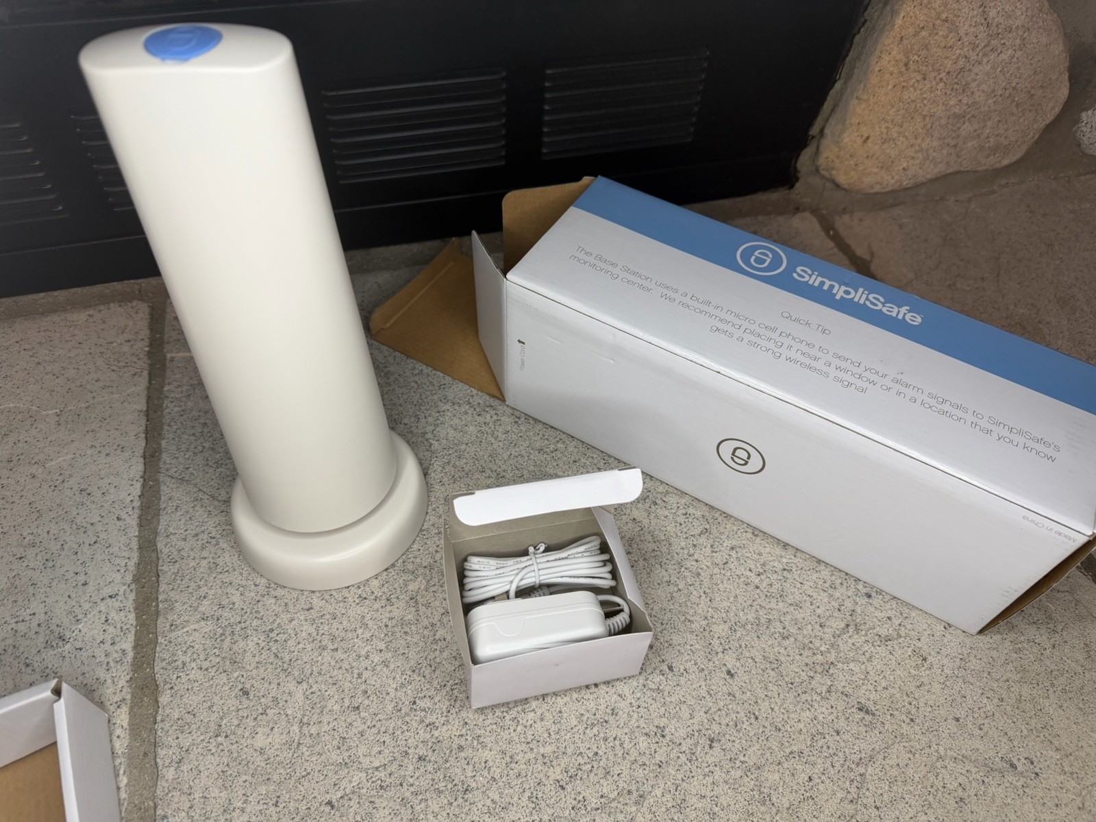 SimpliSafe Base Station SS-1500 Home Security Hub w/ Power Adapter & Box