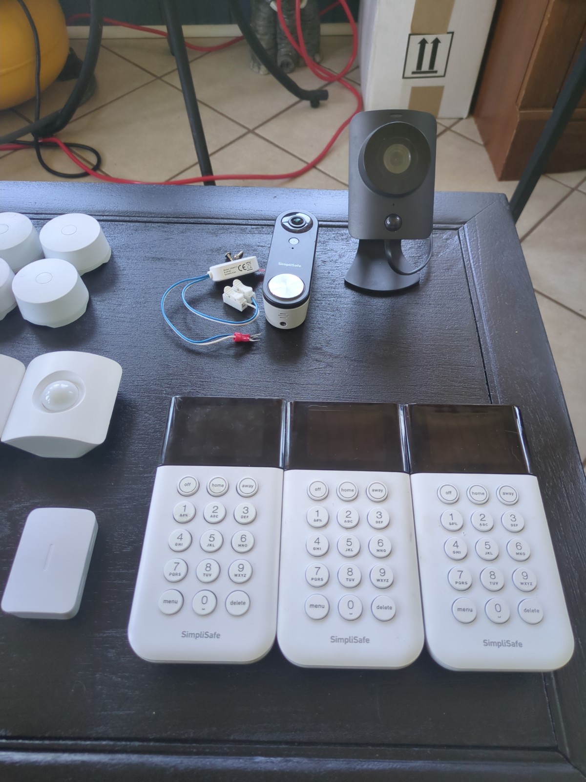 Simplisafe Security System Gen3, reset, with sensor batteries, READ DESCRIPTION