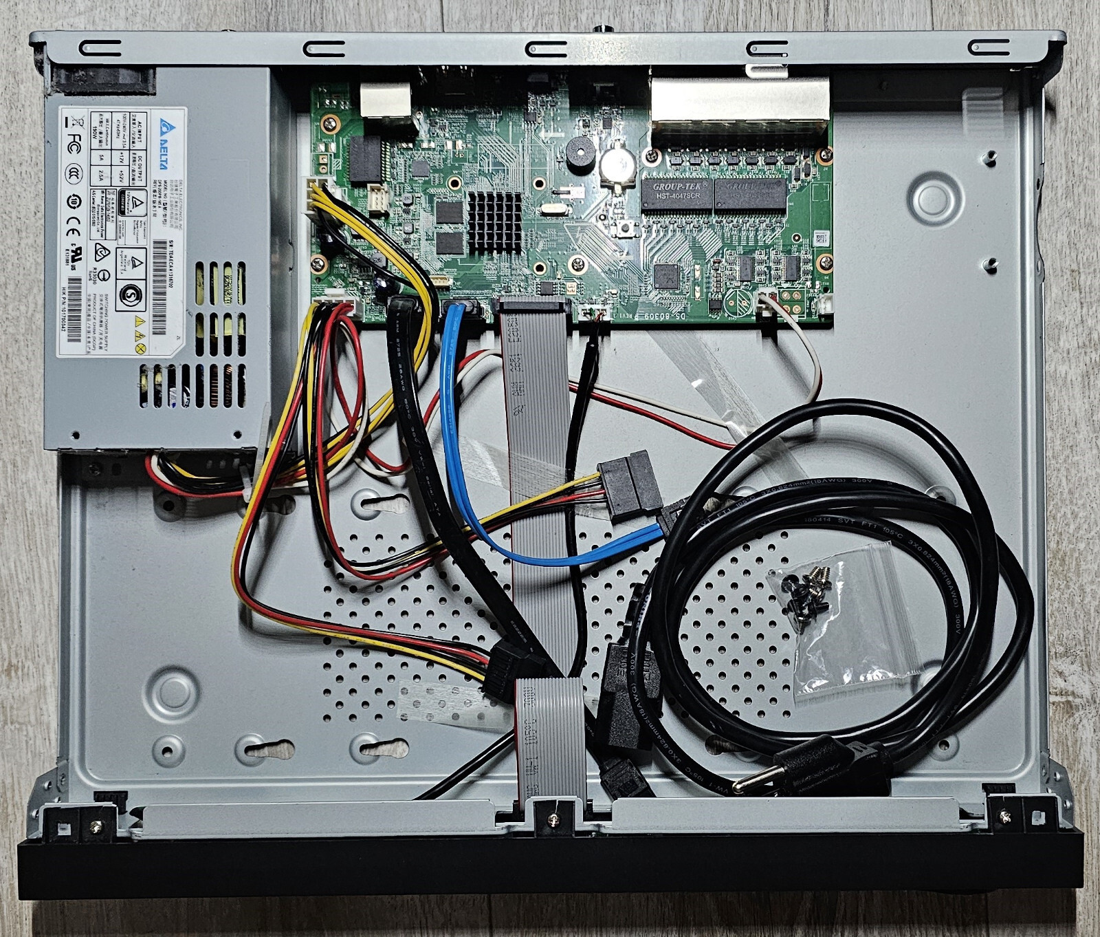 Trendnet TV-NVR408 8 Channel 4K UHD PoE+ NVR with Screws and SATA cables