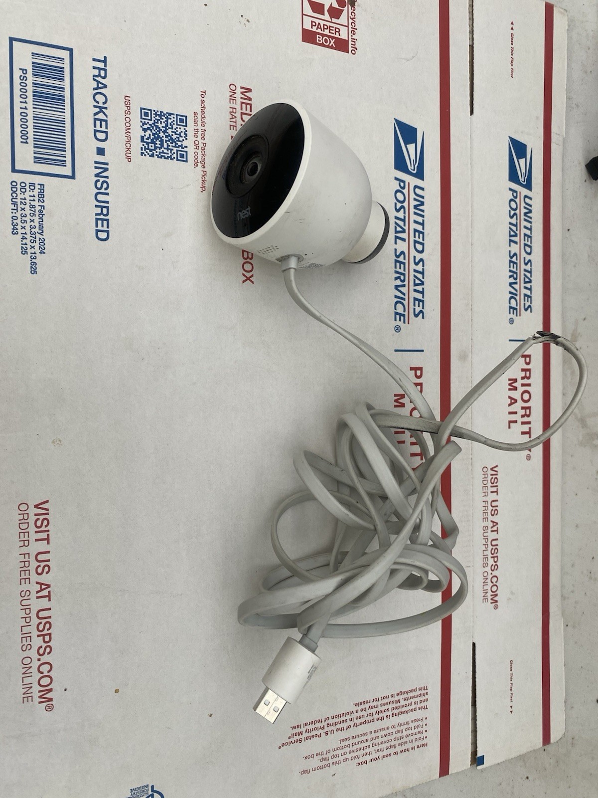 Google Nest Cam Outdoor 1st Gen A0033 NC2100ES A0038 W/ Mount Check 2nd Picture