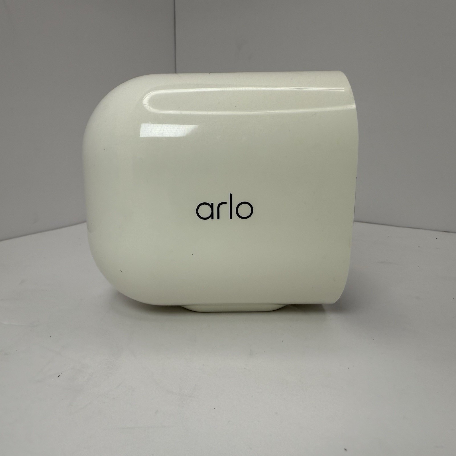 Arlo VMC3030 8 Cameras Plus 1 Arlo Pro 5s 2K Base Station 36 Batteries and Signs