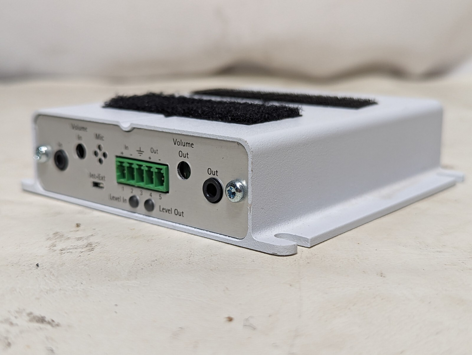 Lot of Axis 2191 audio module and Axis 2401+ video server, no power cables