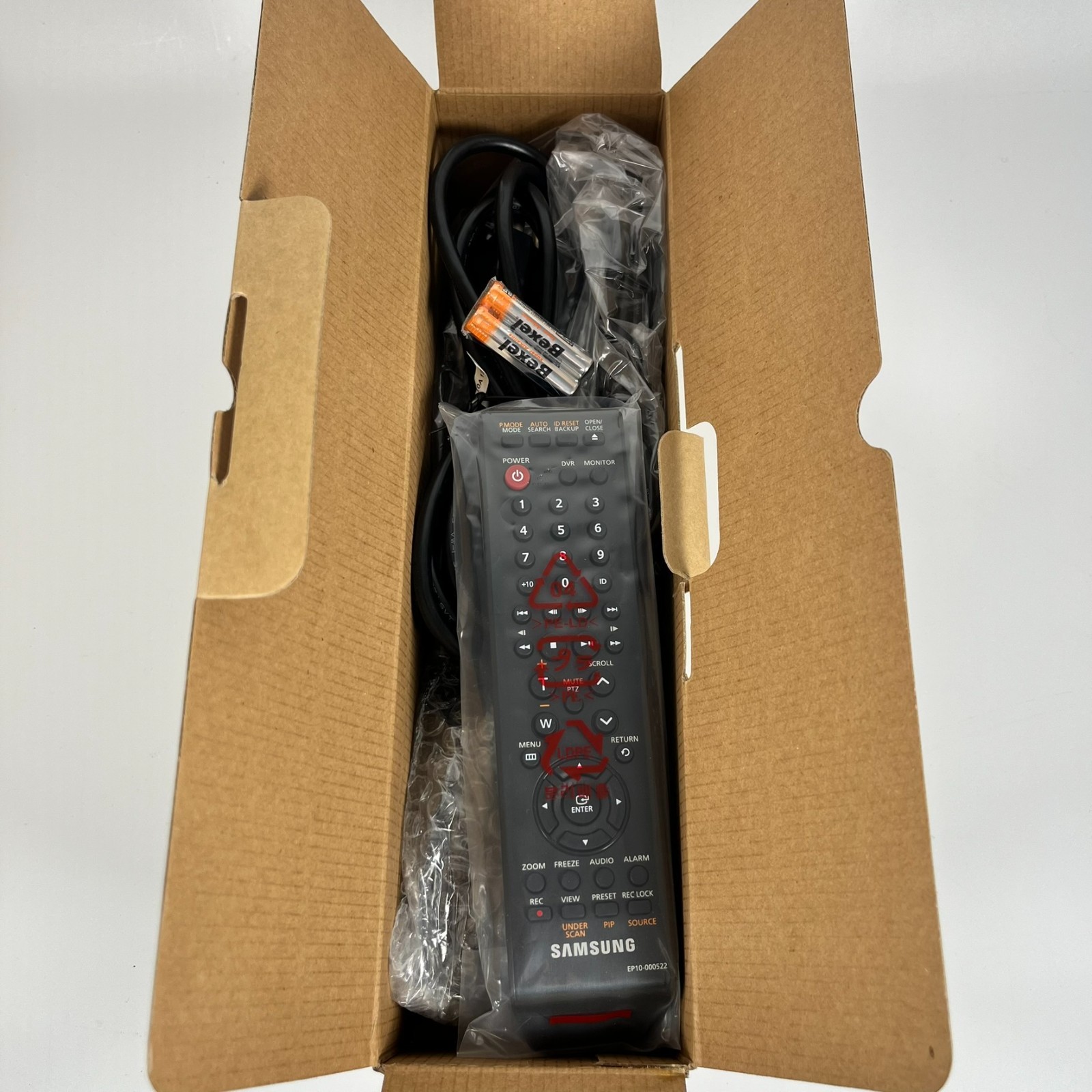 Samsung 4CH Real-Time DVR w/ 4 Hi-Res Cameras 1TB HDD #SDE-3003 New Open Box