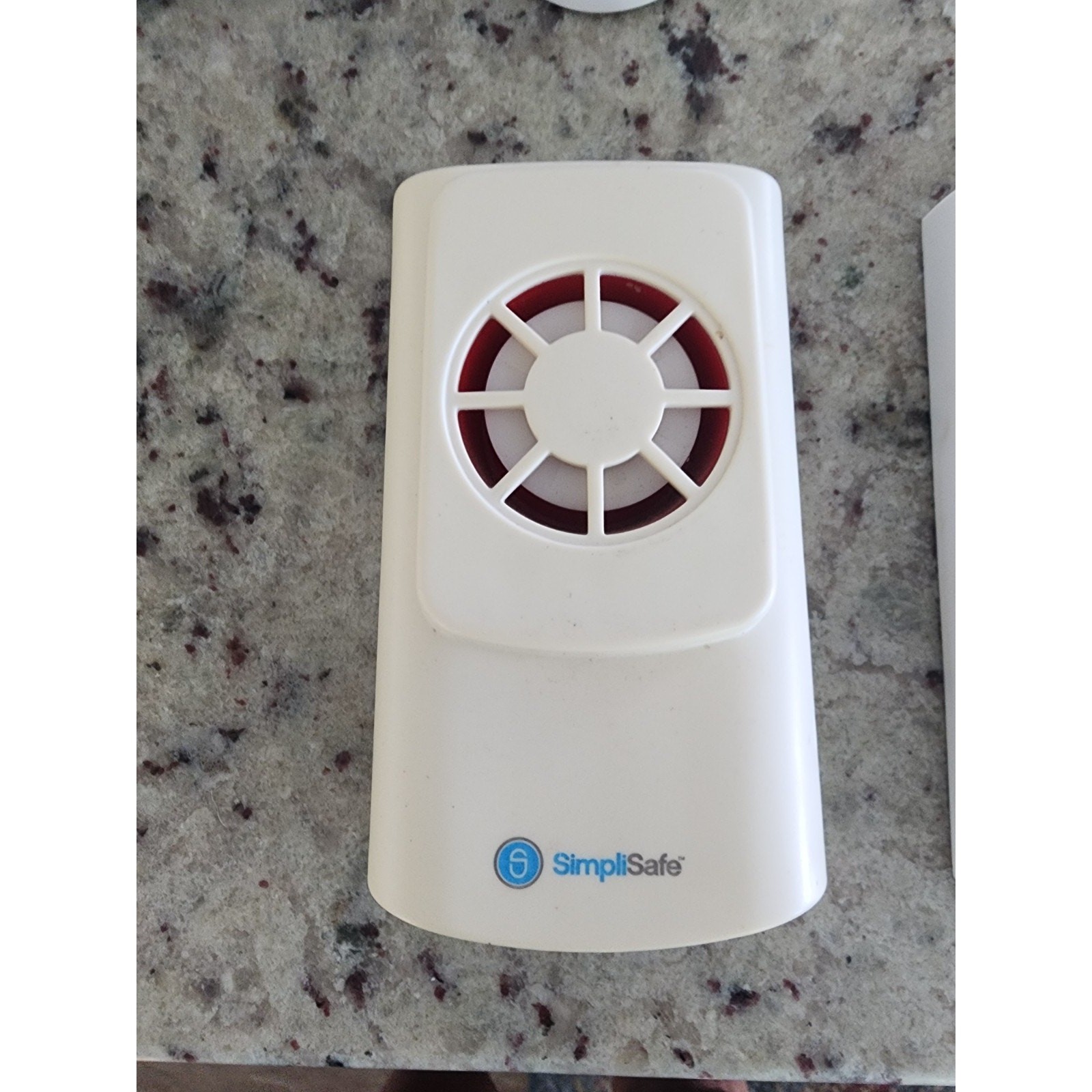 SimpliSafe Home Security System Bundle – FOR PARTS ONLY-NOT TESTED