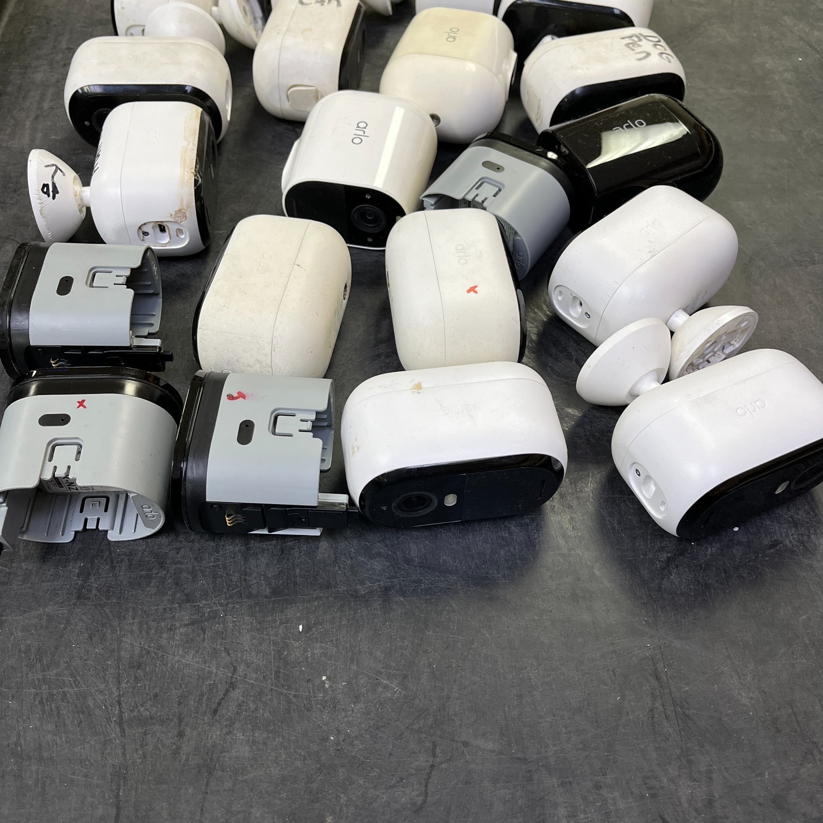 ARLO different cameras (Lot of 20) FOR PARTS!