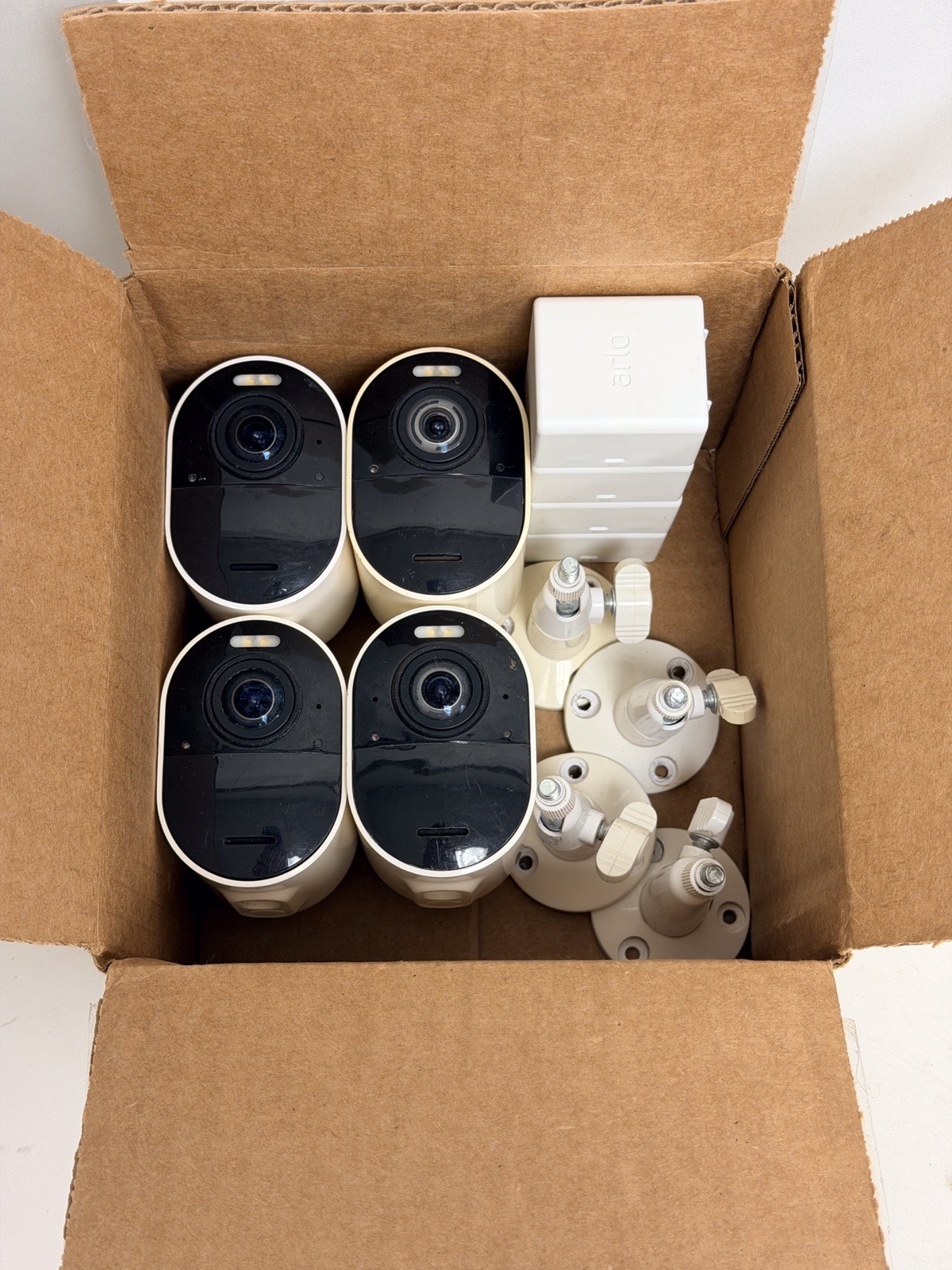 Arlo Ultra VMC5040 4K Ultra UHD 4 Spotlight Security Cameras. Read