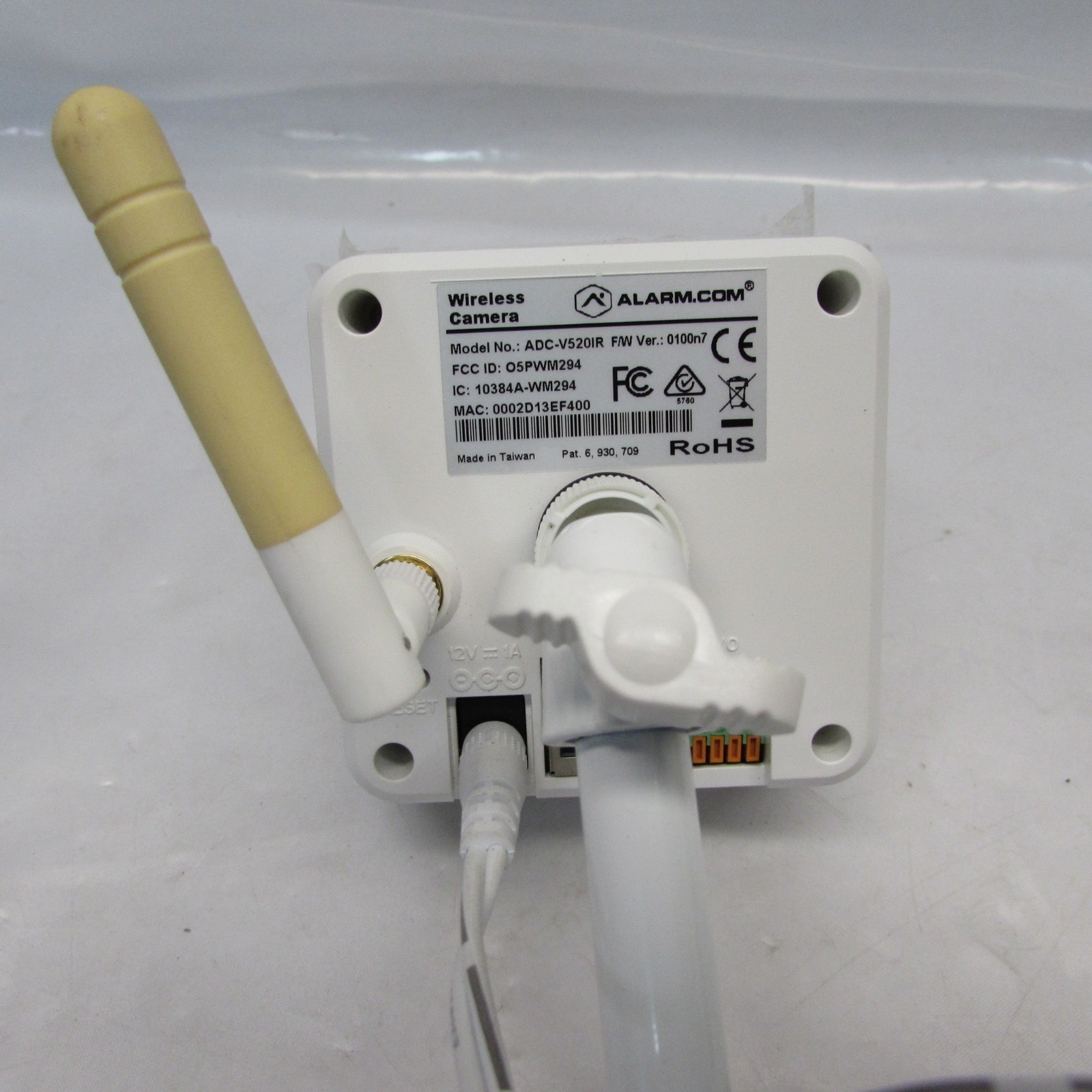 Vivint ADC-V520IR Indoor Wireless IP Camera w/Night Vision, Stand, Antenna, Cord