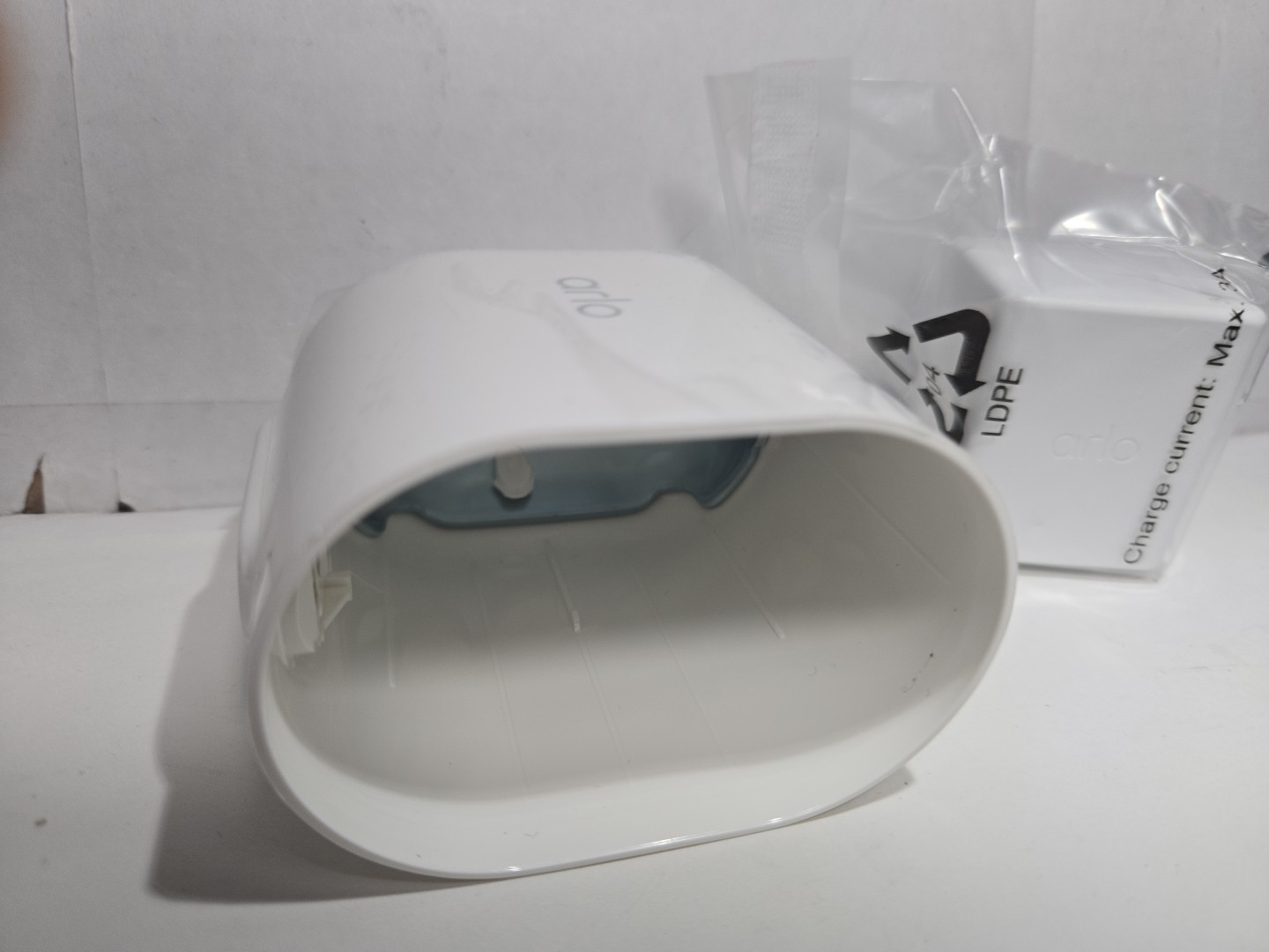 New Arlo Security Camera Housing for Pro3/4/5s/Ultra and a New Battery A-4