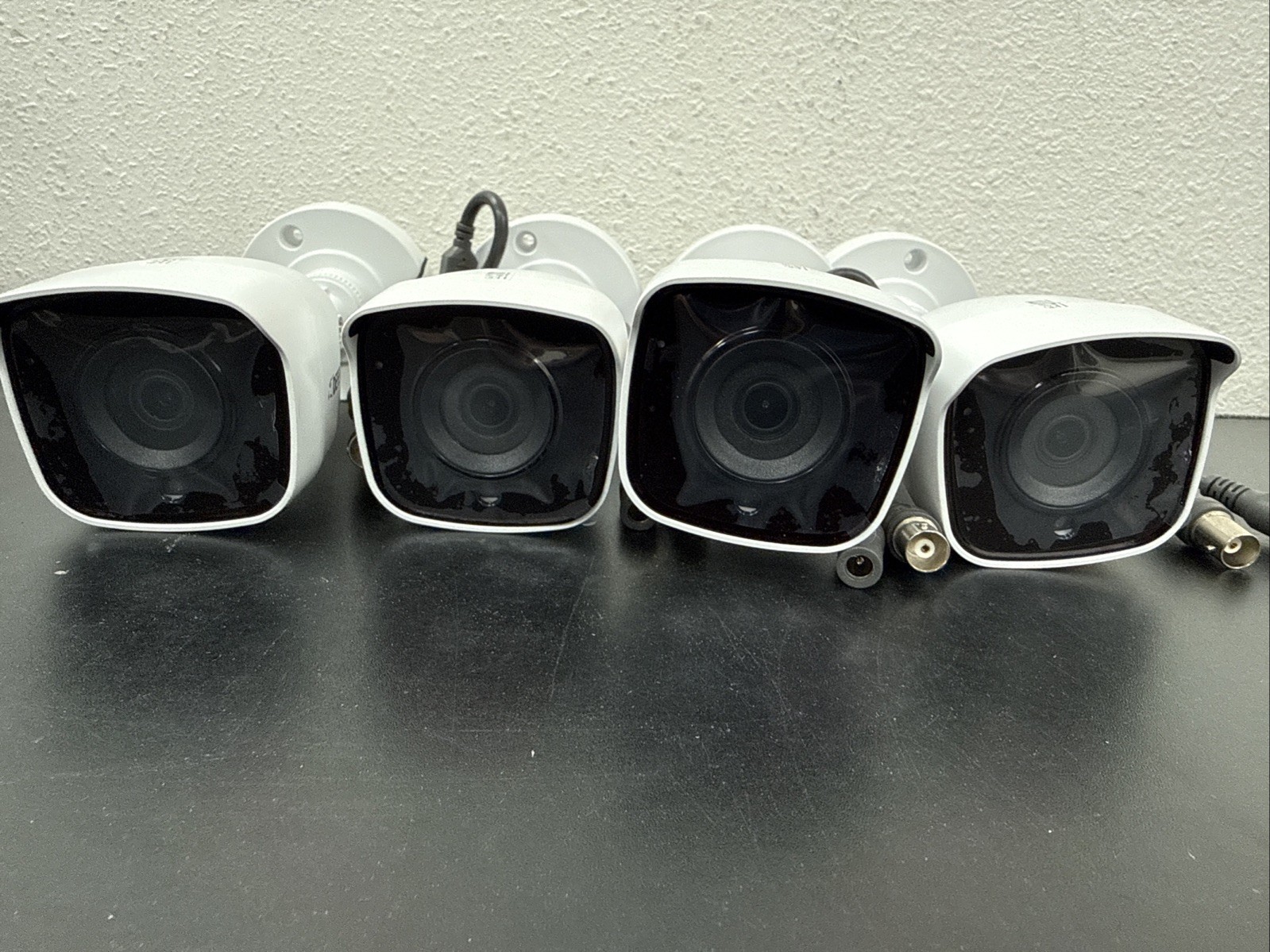 Defender 4K Vision AI Smart 1TB DVR Security System with 8 Cameras 4K2T8B8V2