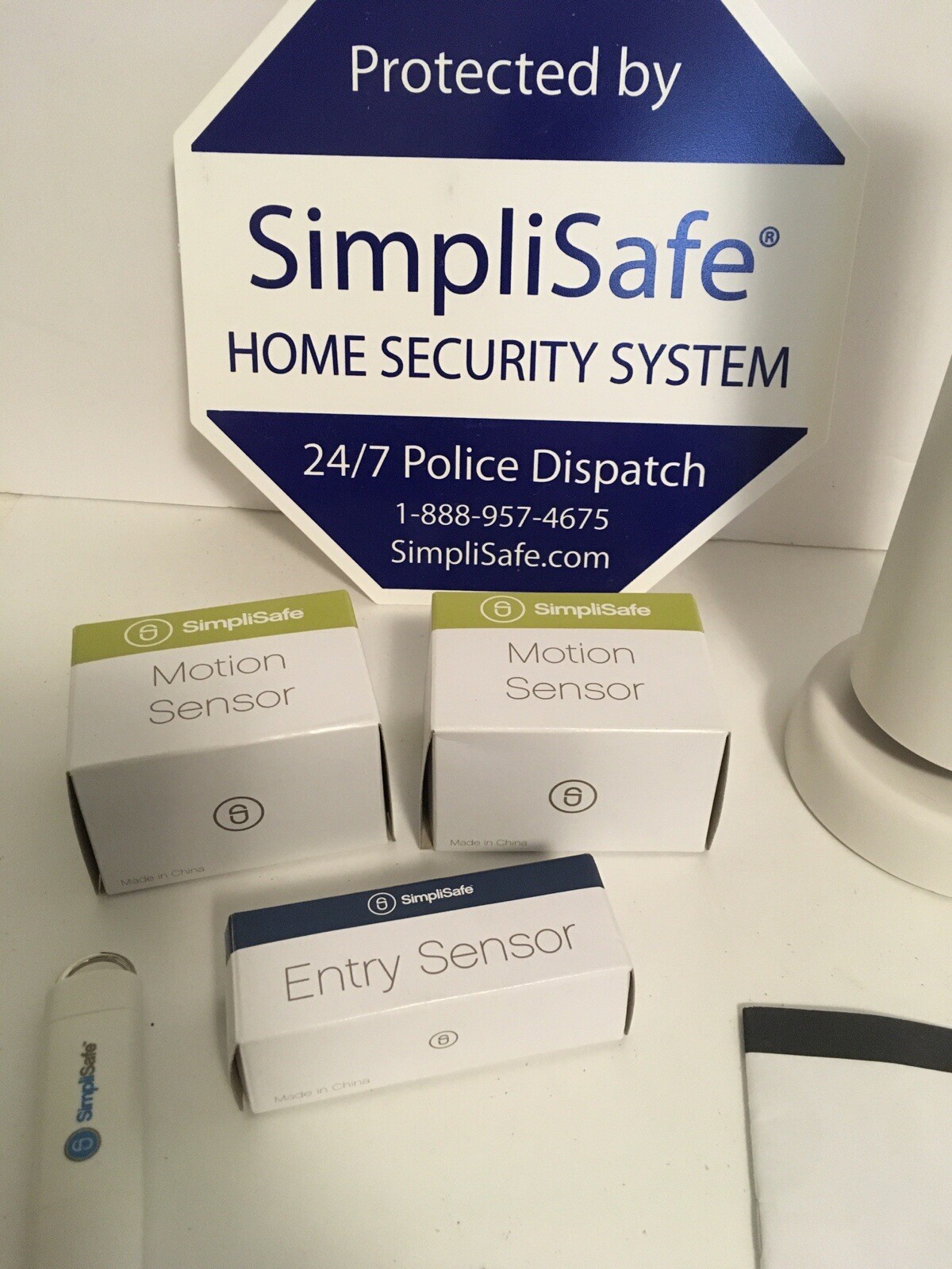 SimpliSafe Security System Lot Of 7 KeyPad,Motion/Entry Sensors,Siren,Remote