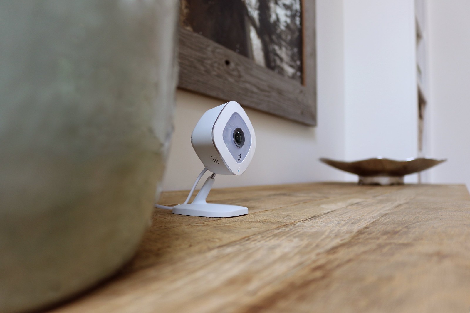 Arlo Q VMC3040-100NAS 1080p HD Wireless Security Camera with Audio