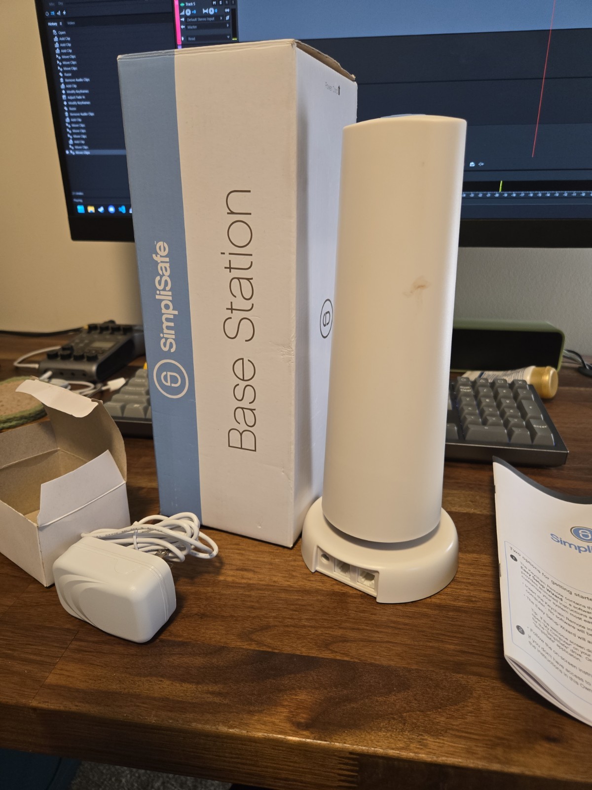 SimpliSafe Home Security System Base Station BS-2000 1st Gen