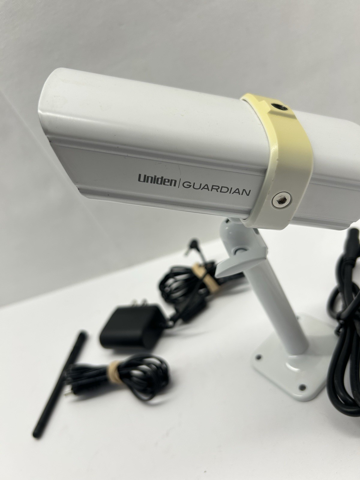 Uniden GUARDIAN GC45 Wireless Indoor/Outdoor CCTV Camera