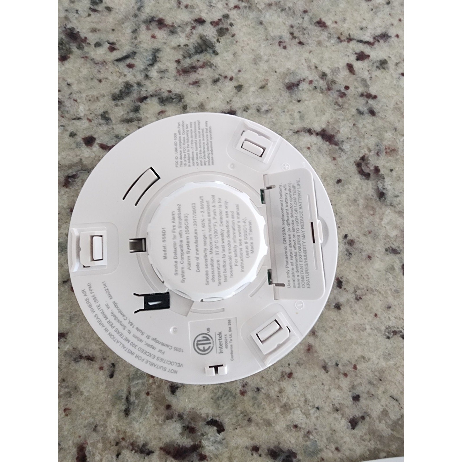 SimpliSafe Home Security System Bundle – FOR PARTS ONLY-NOT TESTED