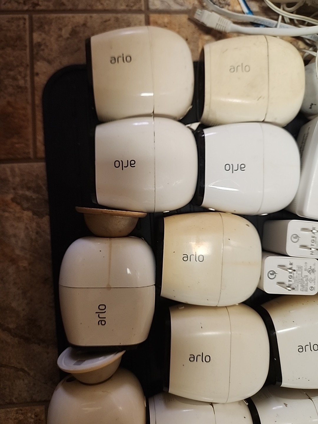 Lot Arlo: 19 Cameras (Not Tested) + 3 Bases PROVED (Inc. VMB5000 4K Hub)