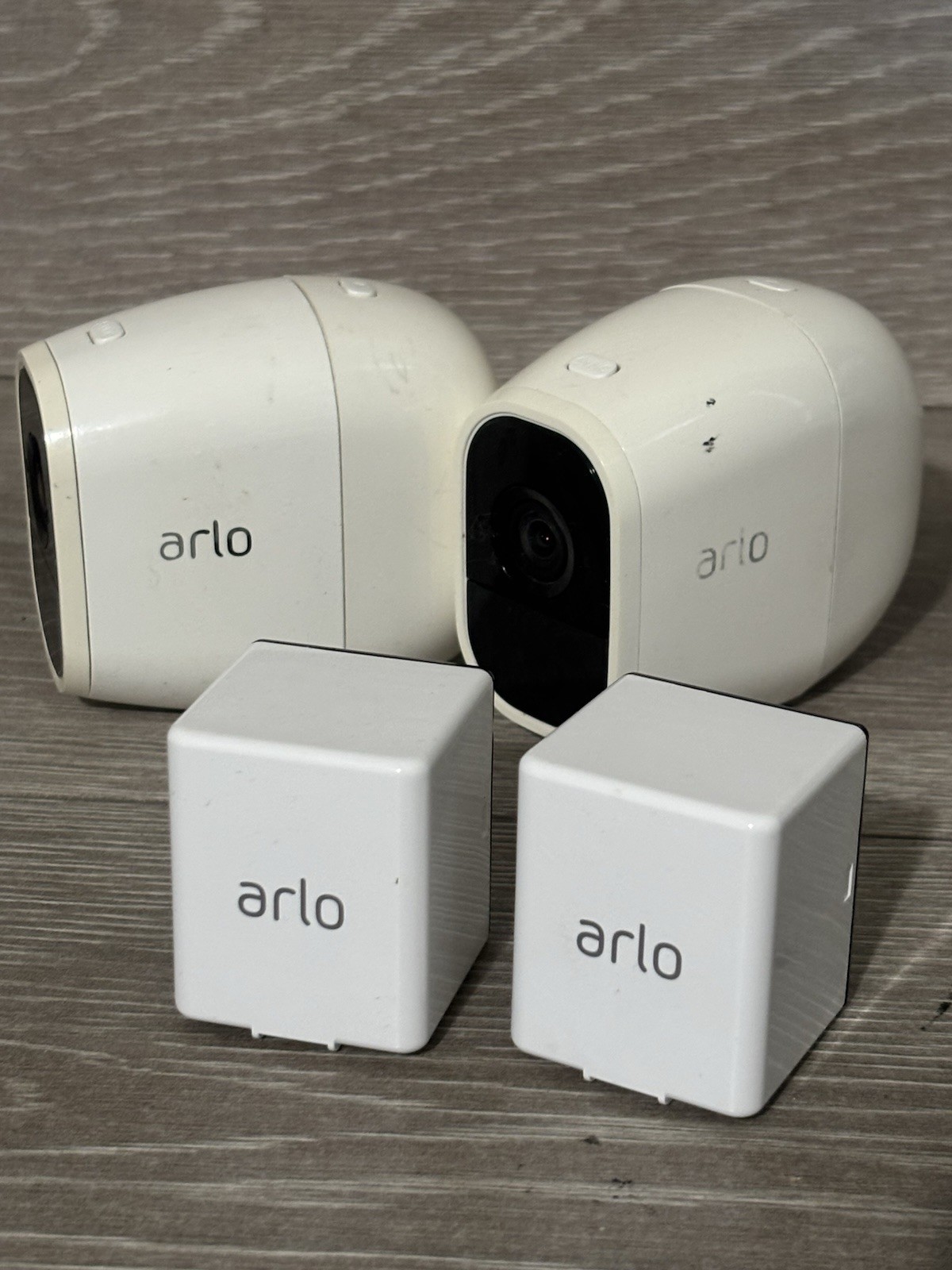 2x NETGEAR Arlo Base Stations VMB40000 VMB4540 and 2 VMC4030P Cameras – AS-IS