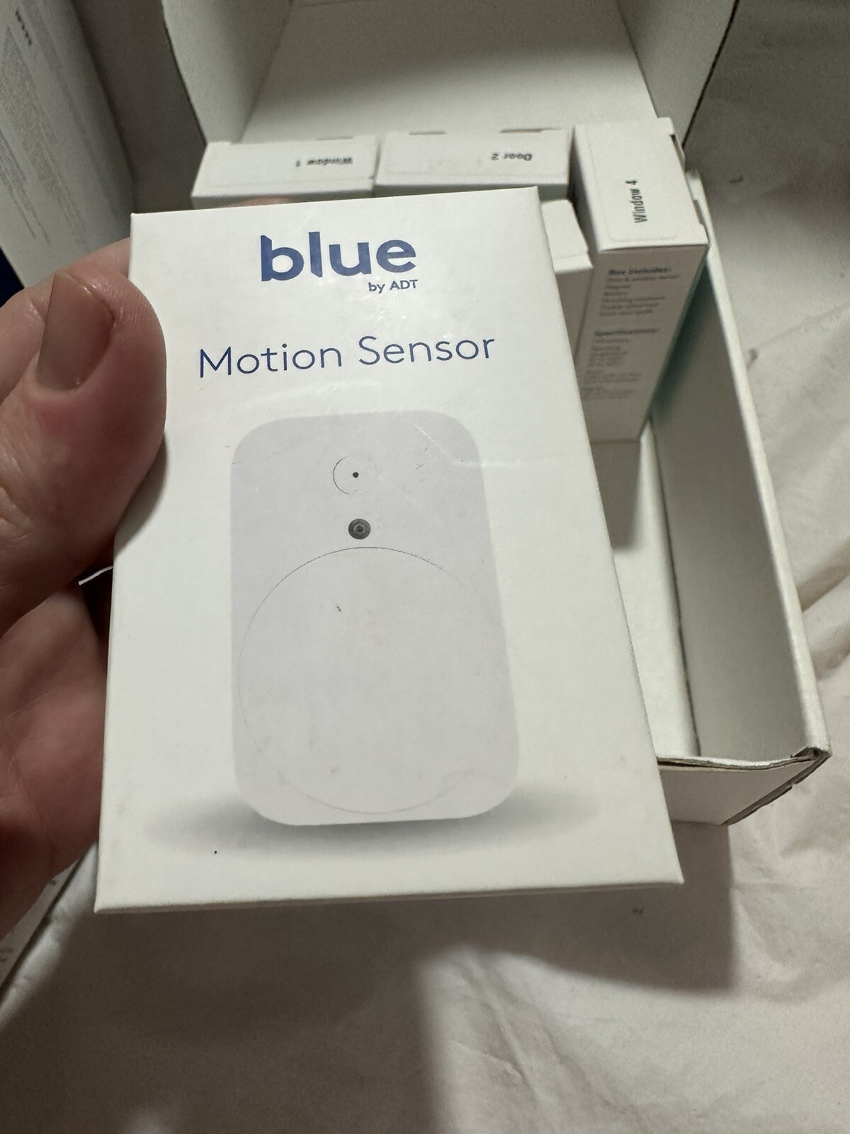 BLUE BY ADT SMART HOME HUB OUTDOOR CAMERA DOOR & WINDOW SENSOR+ Motion