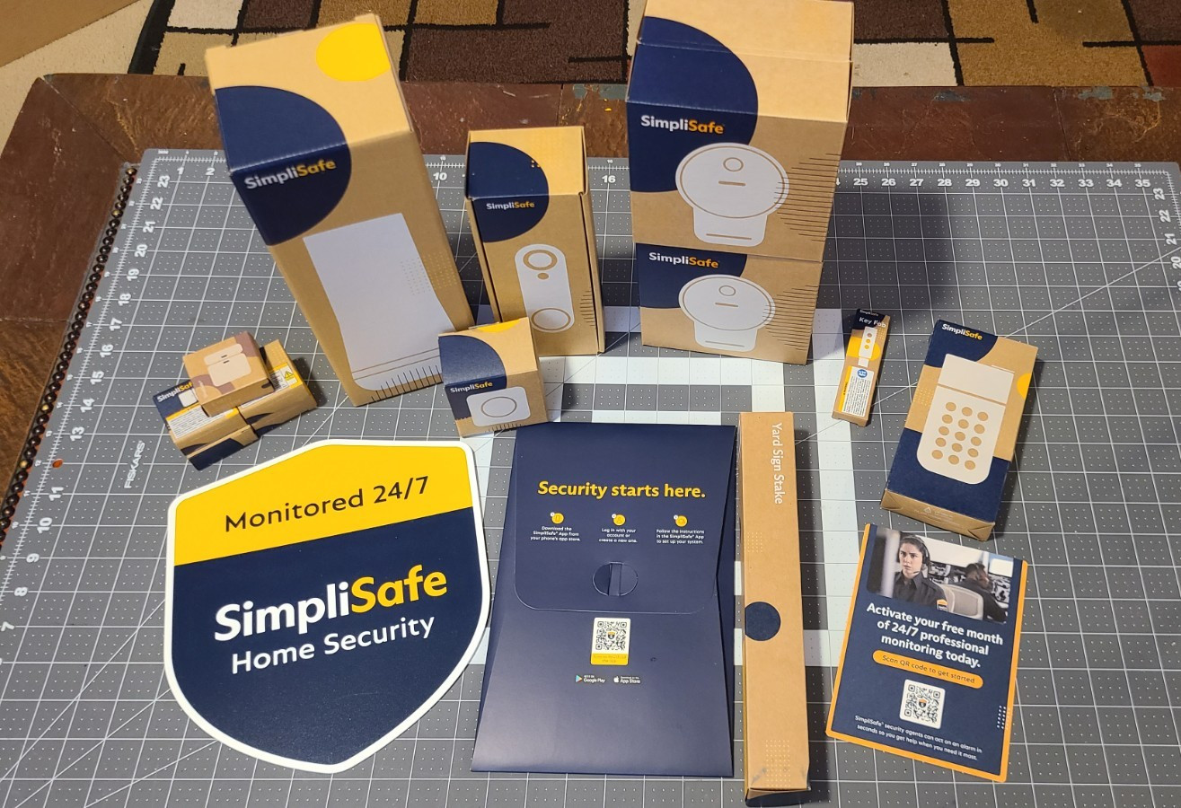 SimpliSafe Home Security System – 14 Piece Kit w/ 2 Outdoor Cameras (Brand New,