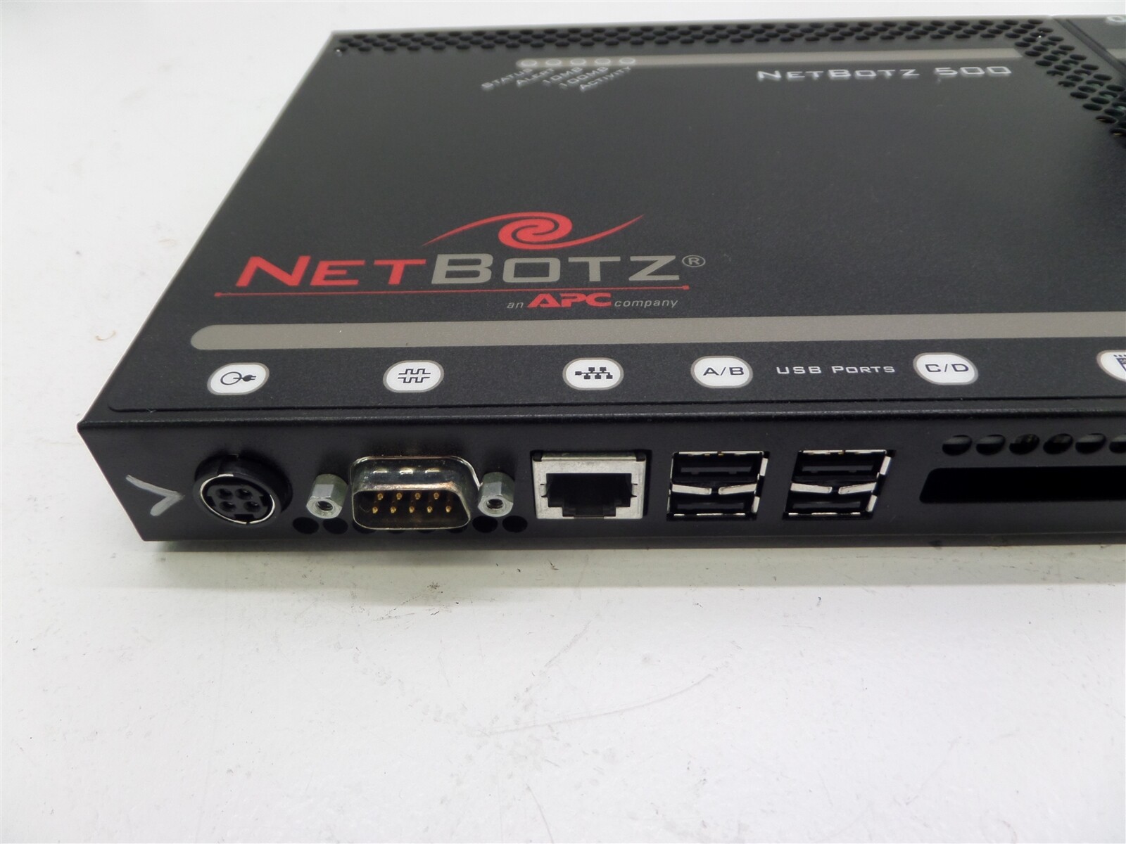 APC NetBotz 500 Monitoring Unit w/ 120 Camera + Sensor + FD100 Fluid Detector