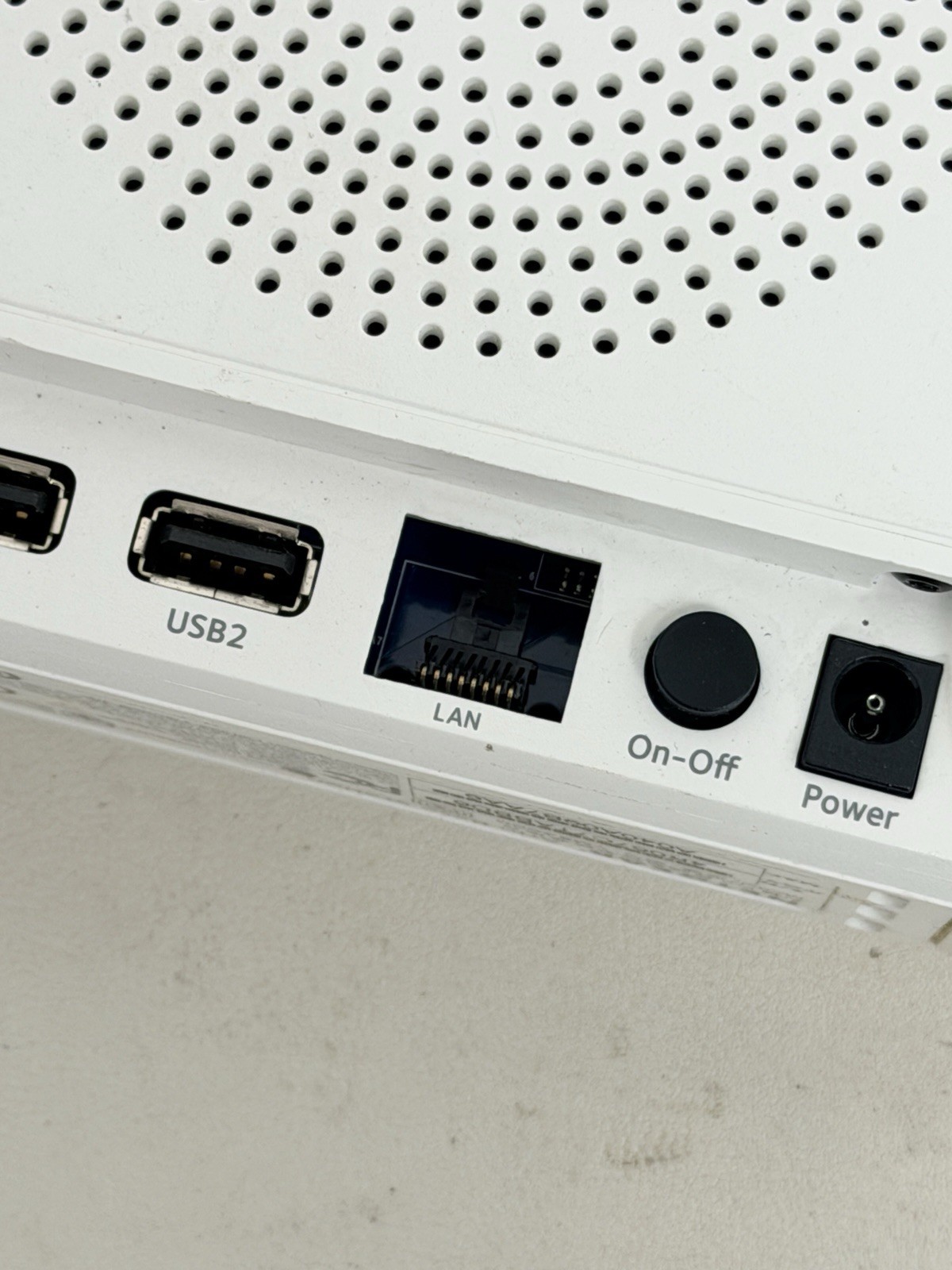 Arlo Netgear Base Station VMB4000 for Arlo, Pro, Pro 2. FOR PARTS, READ
