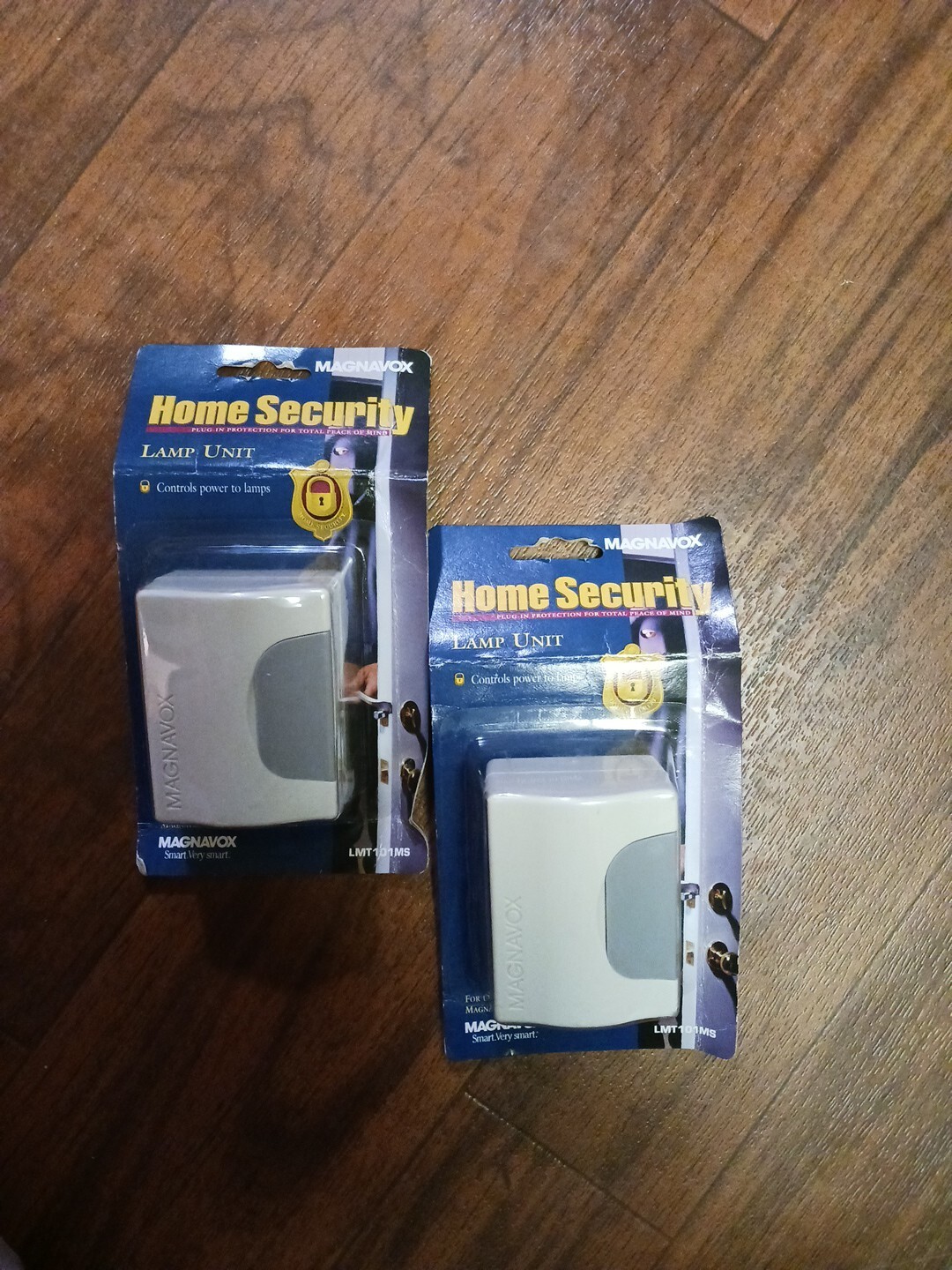 2 MAGNAVOX HOME SECURITY APPLIANCE UNIT & LAMP UNIT LMT101MS SMART