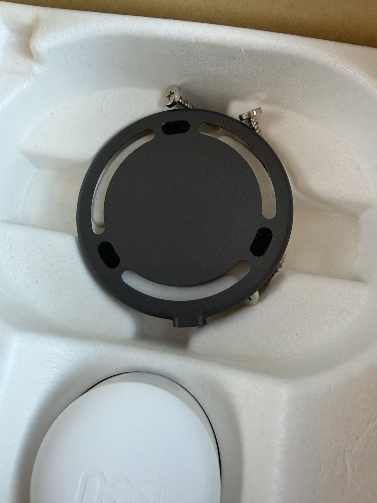 Google Nest Cam Indoor Security Wi-Fi Camera A0005 Black 1st Gen w/ Mount Plate