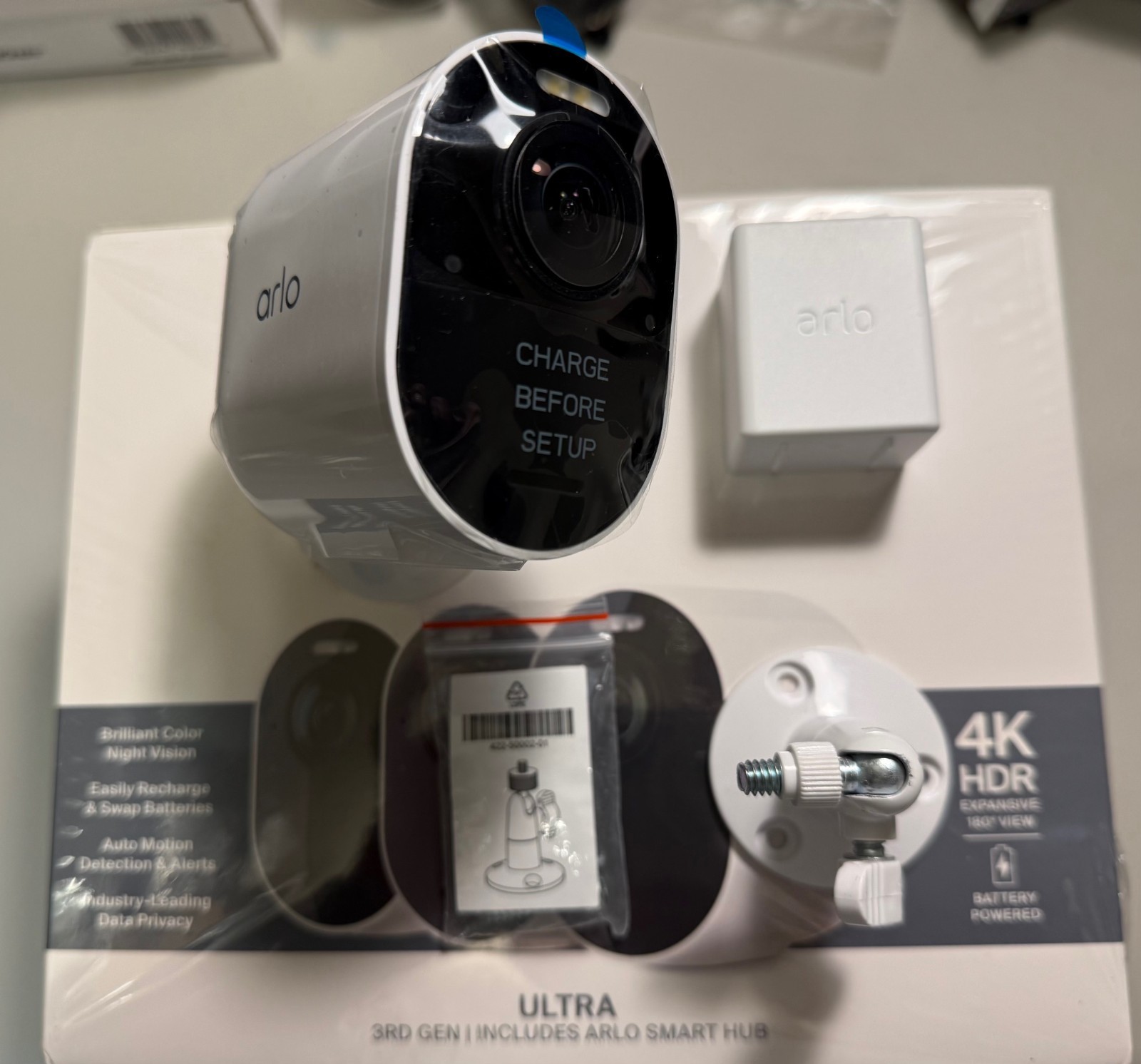 Arlo Ultra 3 UHD 4K Wireless Add-on Security Camera VMC5050 w Outdoor Mount Kit