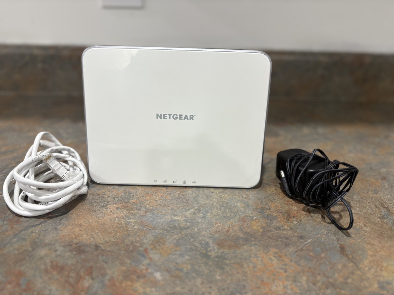 Netgear Security Base Station Wireless WiFi Router VMB3000 Power Adapter and LAN