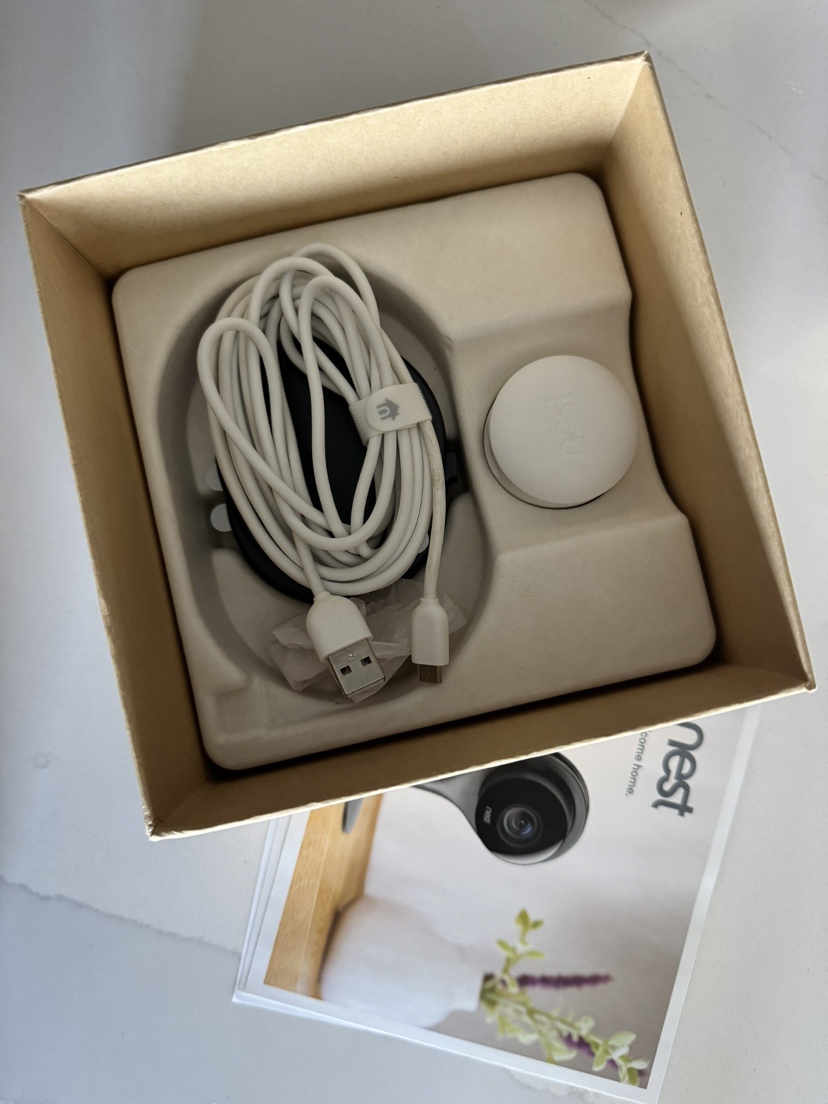 GOOGLE Nest Cam Indoor Black 1st Gen Mount w/Box A0005