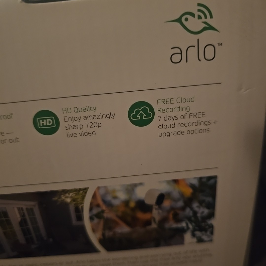 NEW Netgear Arlo Wireless 4 Camera Security System w/Base Station VMS3430-100NAS