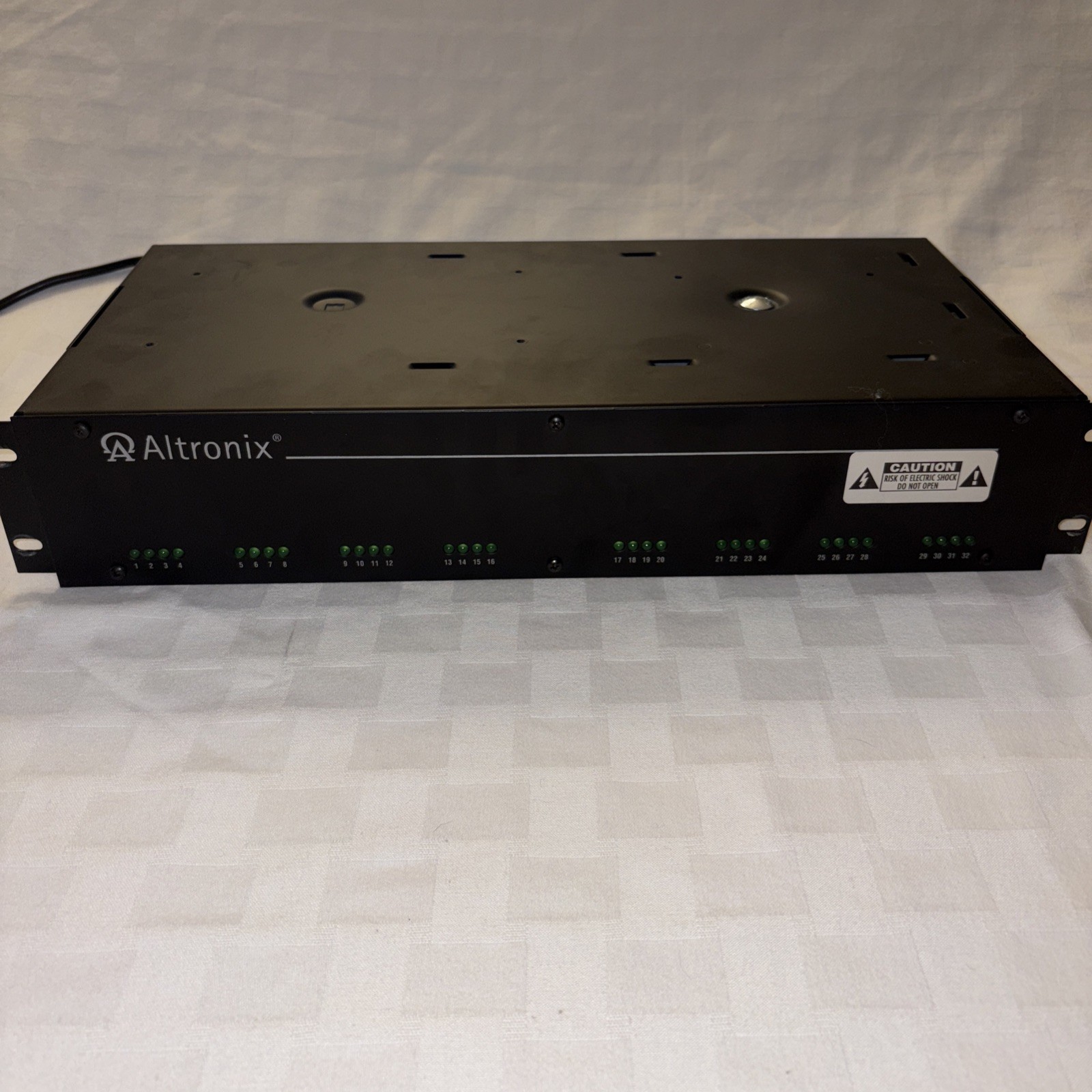 Altronix R2432300ULCB 19″ Rack Mount 32 Channel CCTV Power Supply