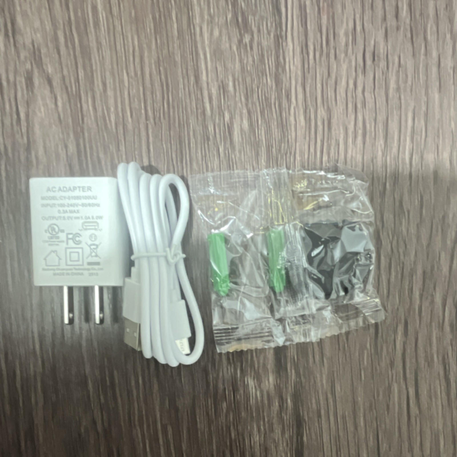 Cloarks Pan-Tilt Full HD Wireless IP Camera CA42 Indoor Wi-Fi Motion Detection
