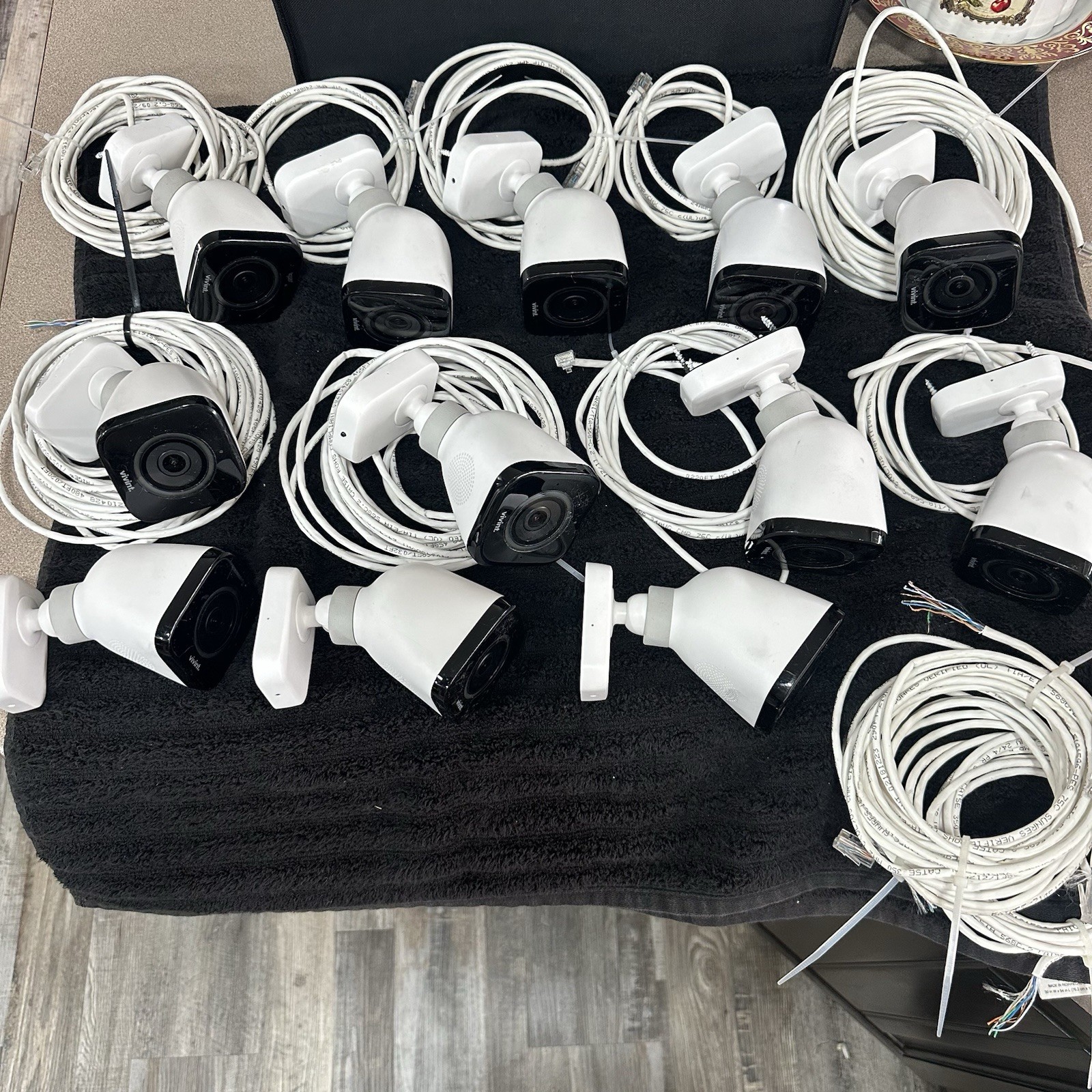 Vivint Home/Commercial Security System Bundle See All Photos And Description
