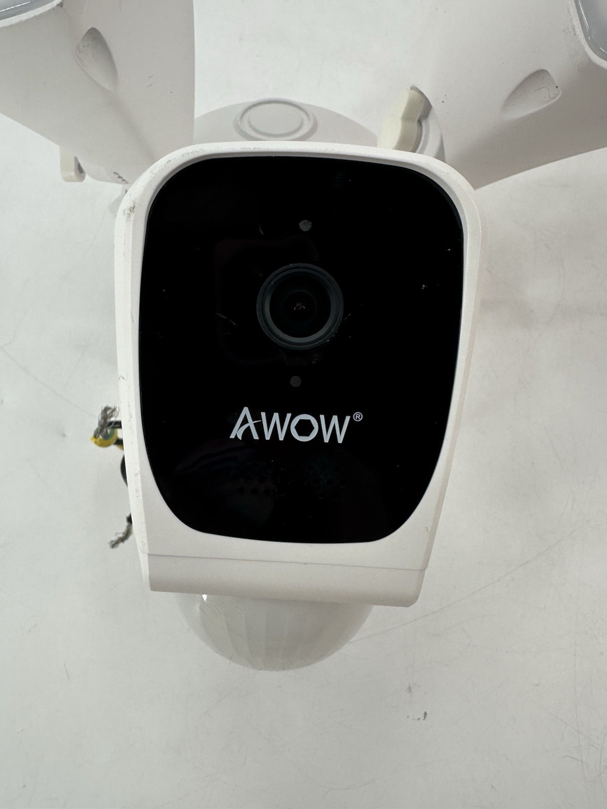 AWOW Smart WiFi Floodlight Camera, Android/iOS 2500 Lumens (E97A)