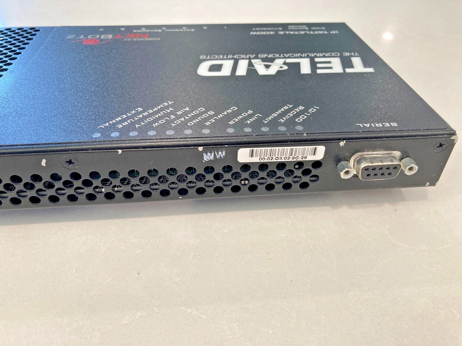 NetBotz WallBotz 400C Security + Environment Monitoring Appliance Telaid-branded