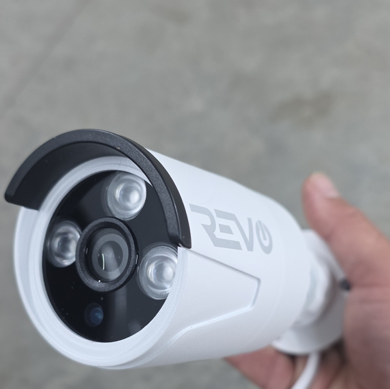 REVO RWCB40-1 IP/Network Bullet Wired Indoor/Outdoor Camera White 12V 1pc